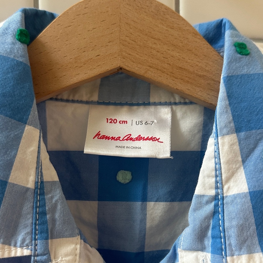 Hanna Andersson Blue and White Check Short-Sleeve Button-Down Shirt, size 6-7 - Picture 3 of 7